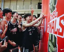今夜体能课后;俄克拉荷马雷霆更衣室发声备战NBA总决赛;更衣室稳定;医务组通报恢复的简单介绍 今夜体能课后;俄克拉荷马雷霆更衣室发声备战NBA总决赛;更衣室稳定;医务组通报恢复的简单介绍