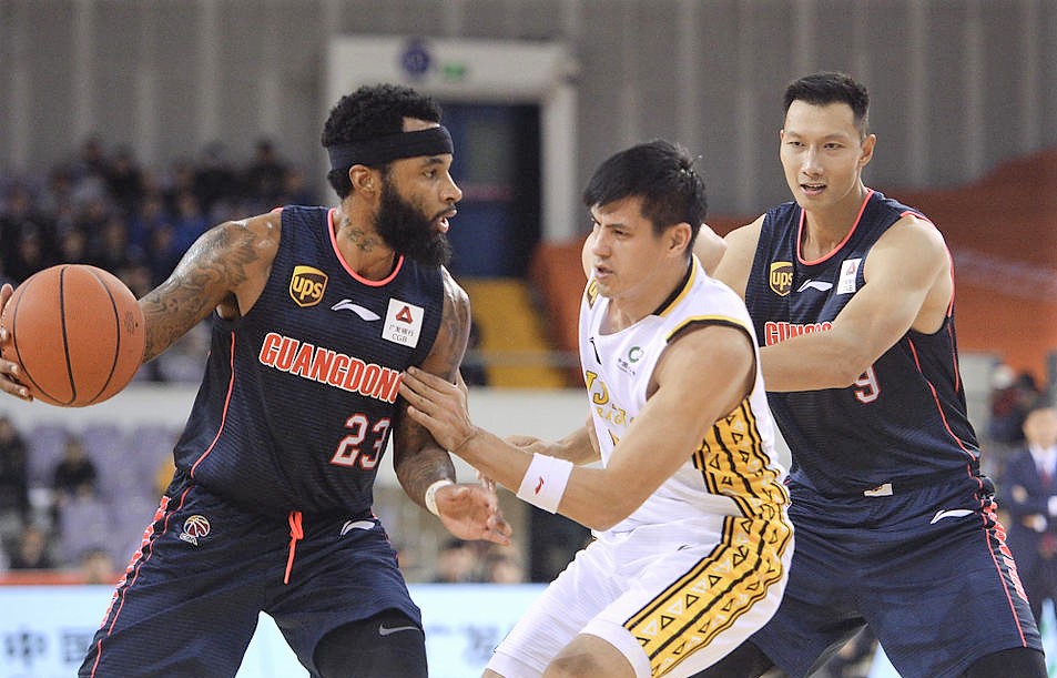 集结日广东宏远战术微调——英超节点到来，媒体盛赞，医务组通报恢复(广东宏远赵戌宏最新消息)