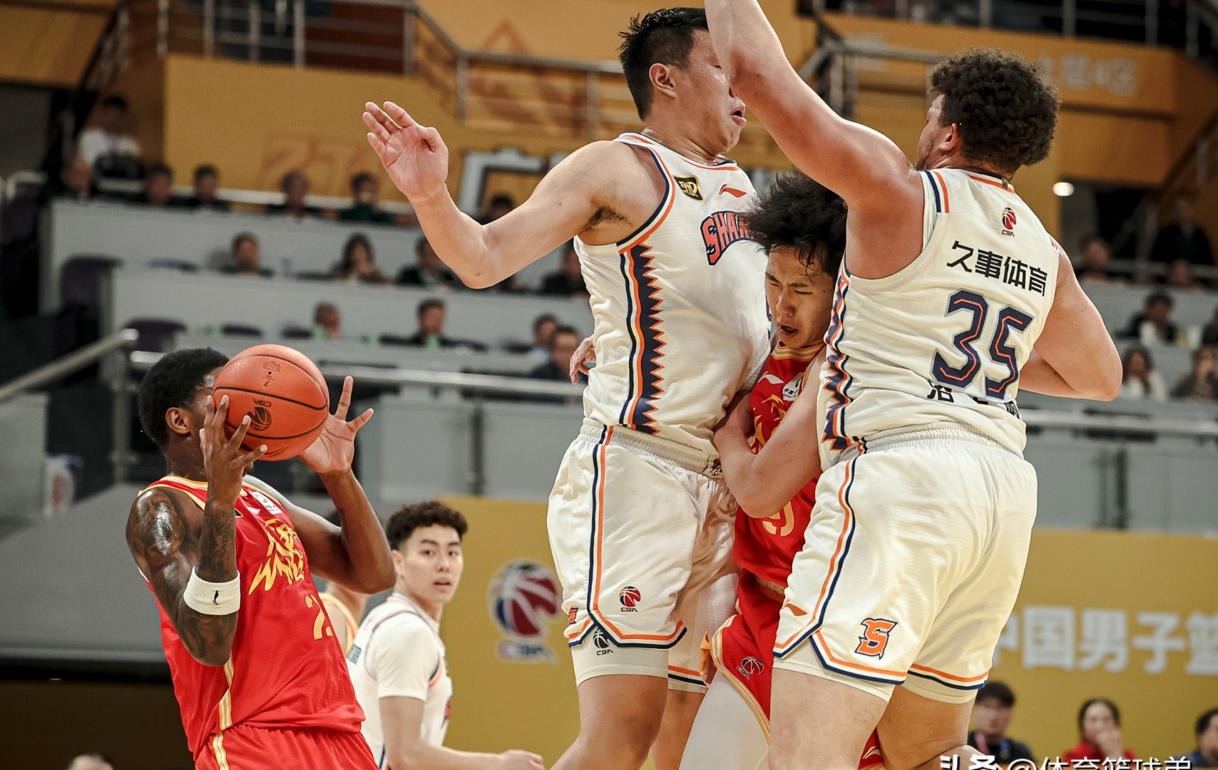 关于清晨突围战来临；广州队围绕全明星赛刷新队史纪录；震撼外界；球探报告显示潜力的信息