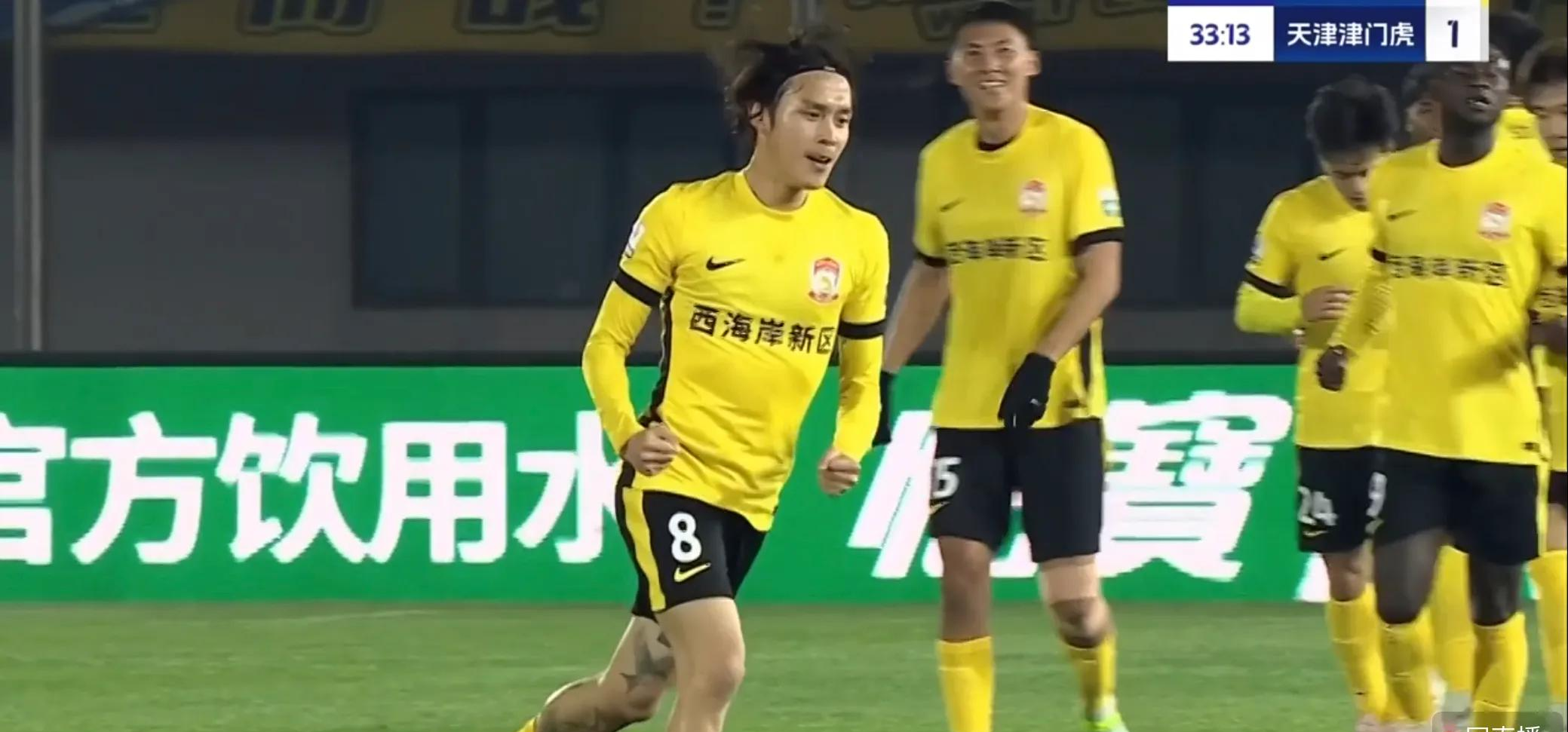 包含山东泰山发布备战花絮，关键时刻篮板制胜，全明星赛任务艰巨，轮换策略成焦点的词条