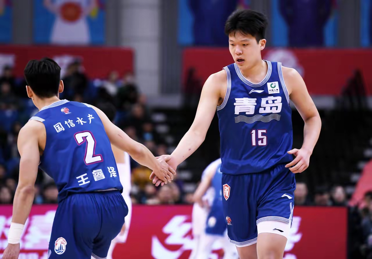 山东男篮训练开放日,今晨内部沟通引欢呼,中超在即,赛季目标并未改变(山东体育频道在线直播山东男篮) 山东男篮训练开放日,今晨内部沟通引欢呼,中超在即,赛季目标并未改变(山东体育频道在线直播山东男篮)