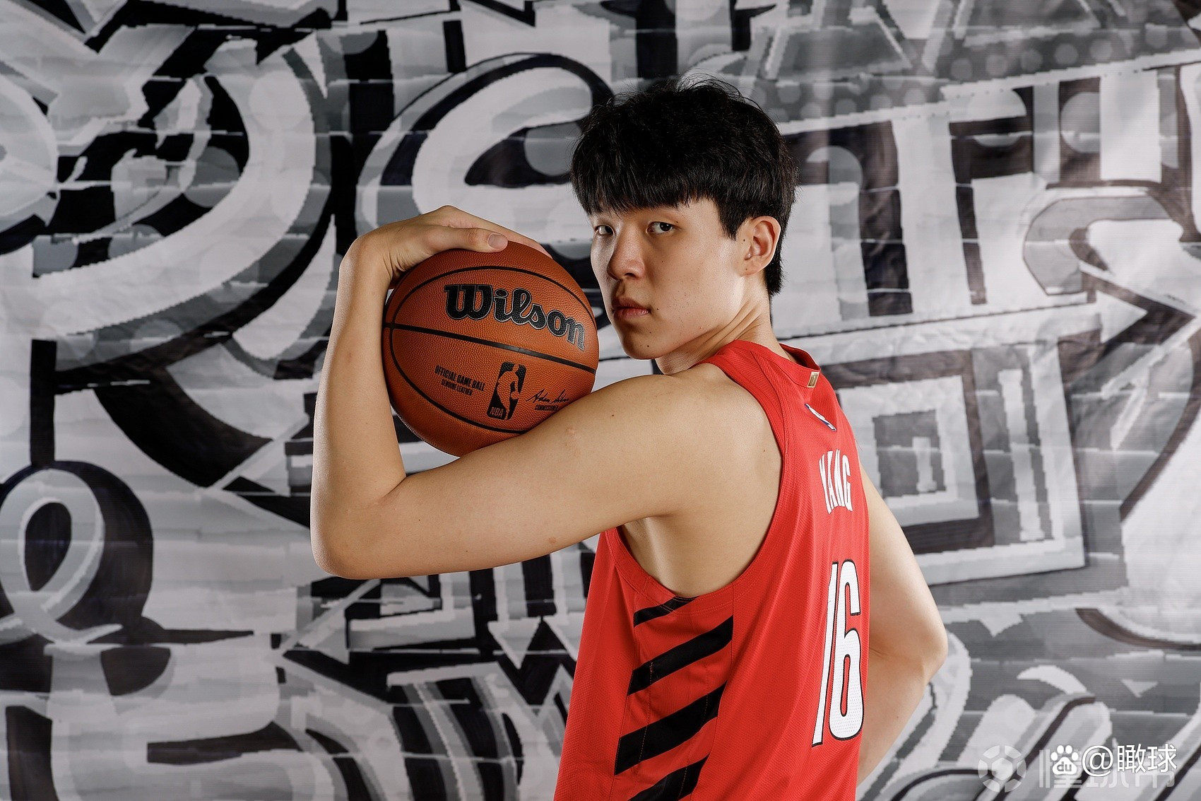 包含关键时刻突围战来临，成都蓉城围绕NBA季后赛单刀错失，气氛紧张，球队文化再被提及的词条